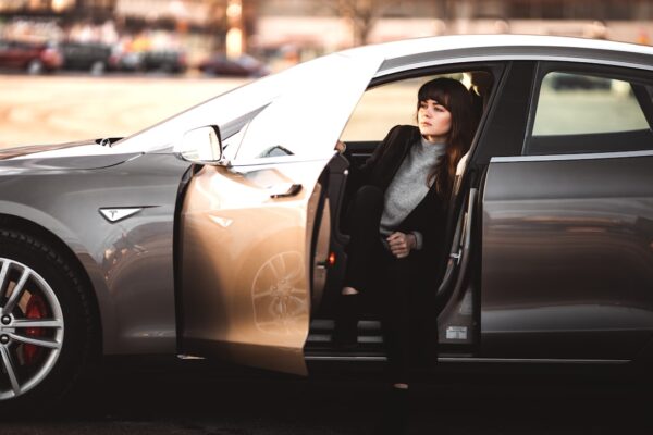 Den Ultimative Guide til Bilpleje: Hvordan man Holder sin Model 3 Highland Flot